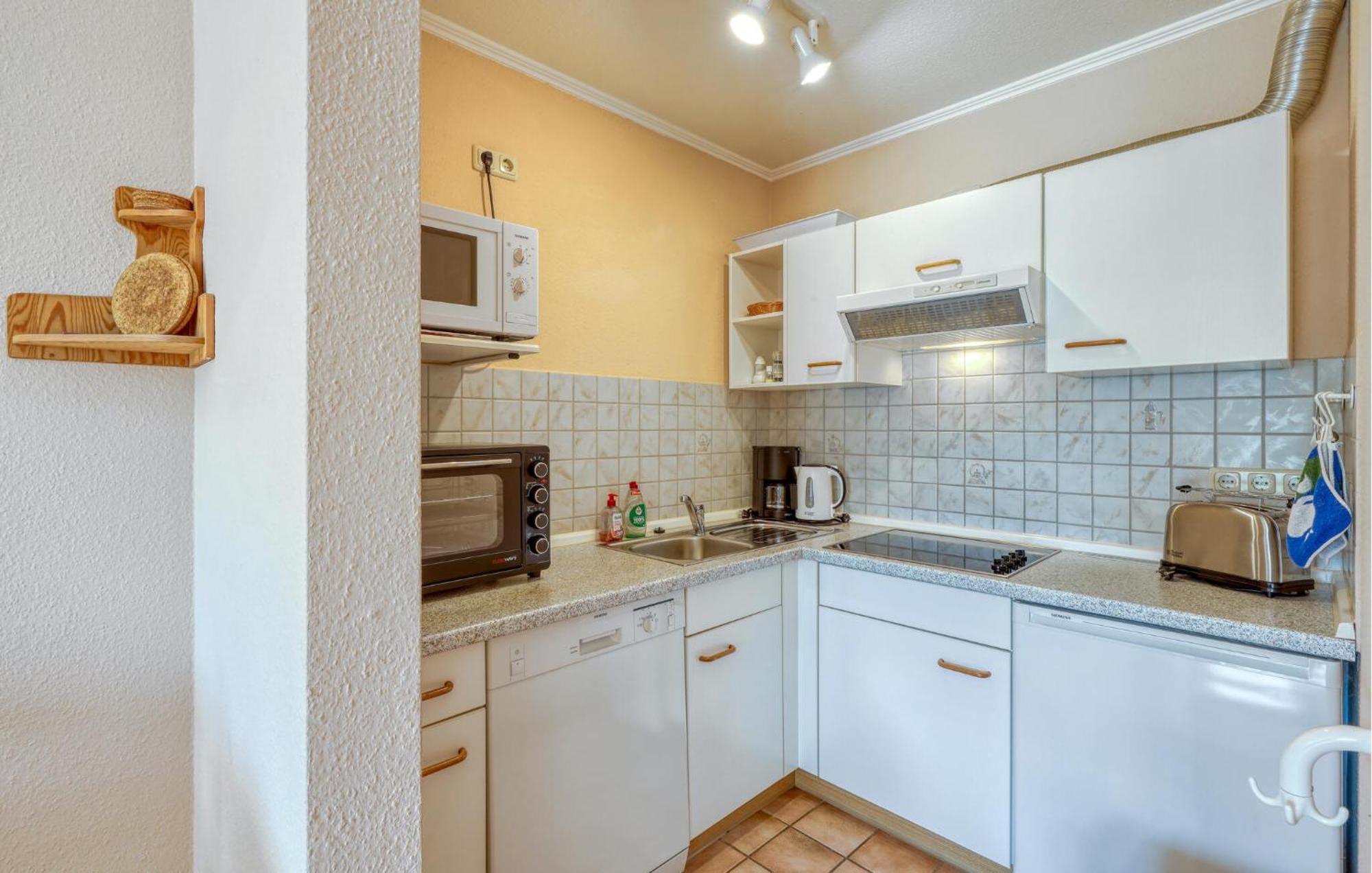 Nice Home In Toenning With Kitchen Exteriér fotografie