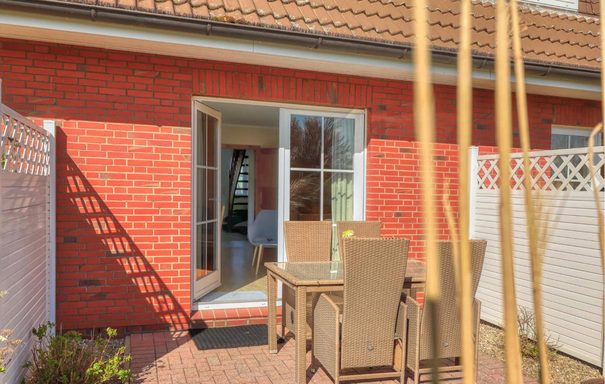 Nice Home In Toenning With Kitchen Exteriér fotografie