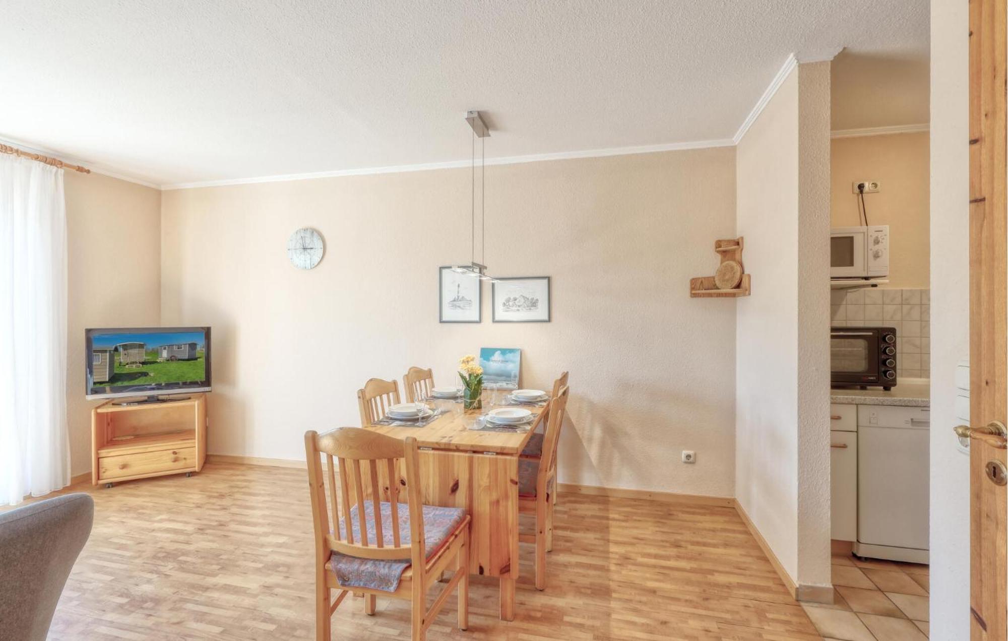 Nice Home In Toenning With Kitchen Exteriér fotografie